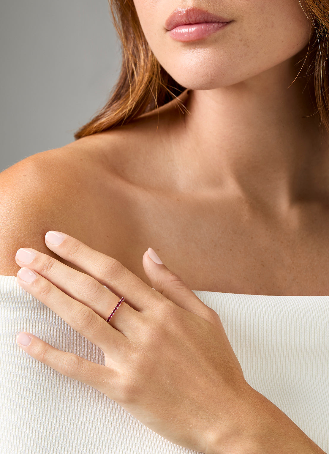 Roségouden ring, 0.42 ct robijn, Ensemble