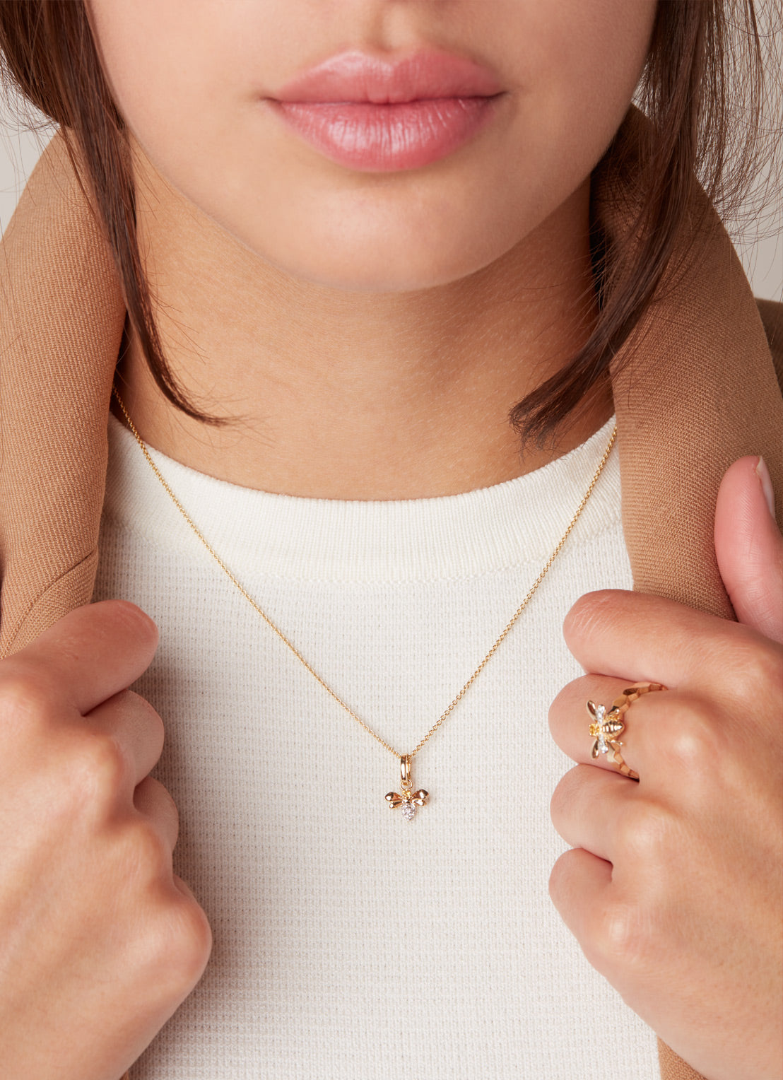 Geelgouden hanger, 0.03 ct citrien, Queen Bee