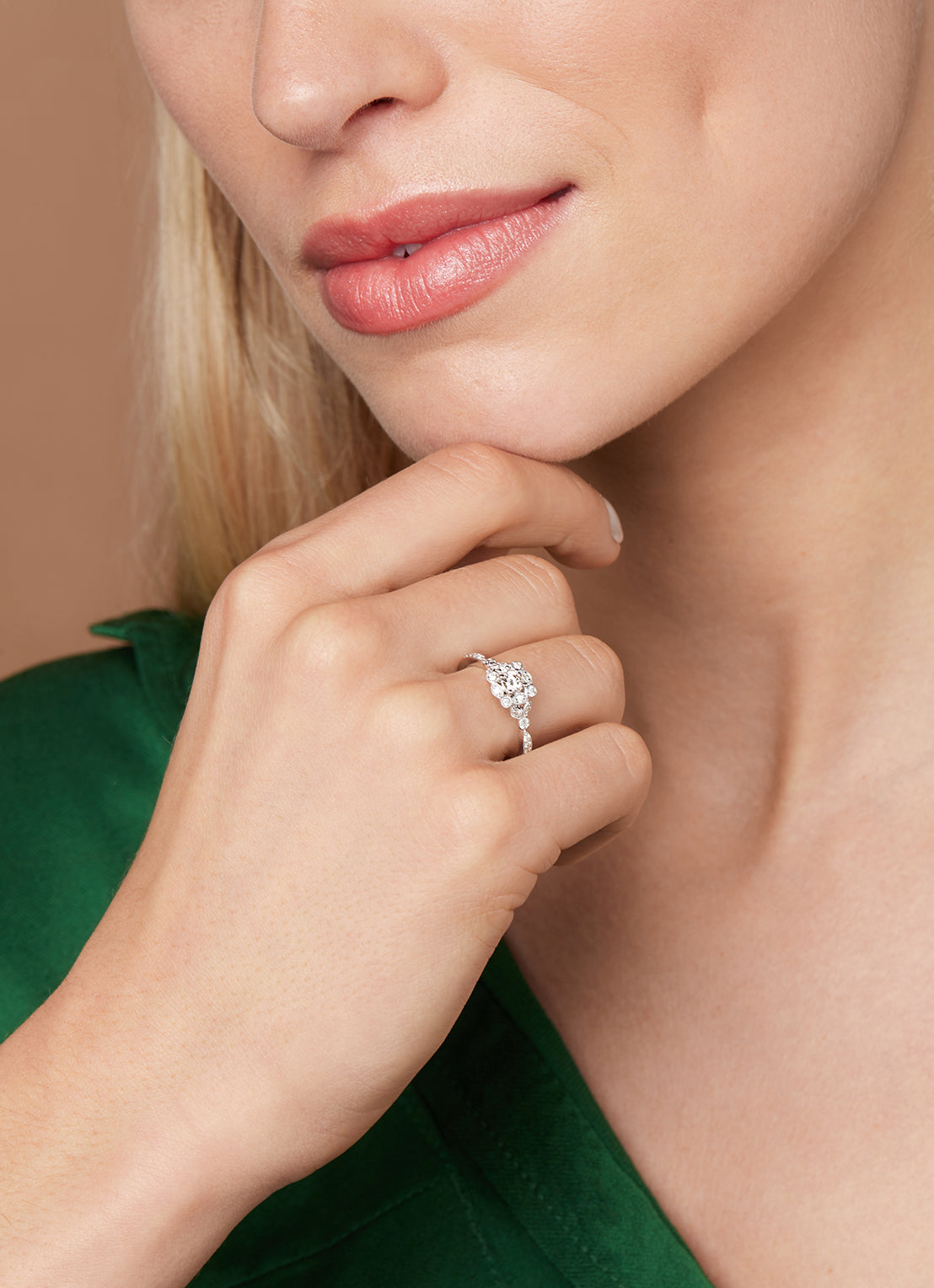 Witgouden ring, 0.37 ct diamant, Since 1904