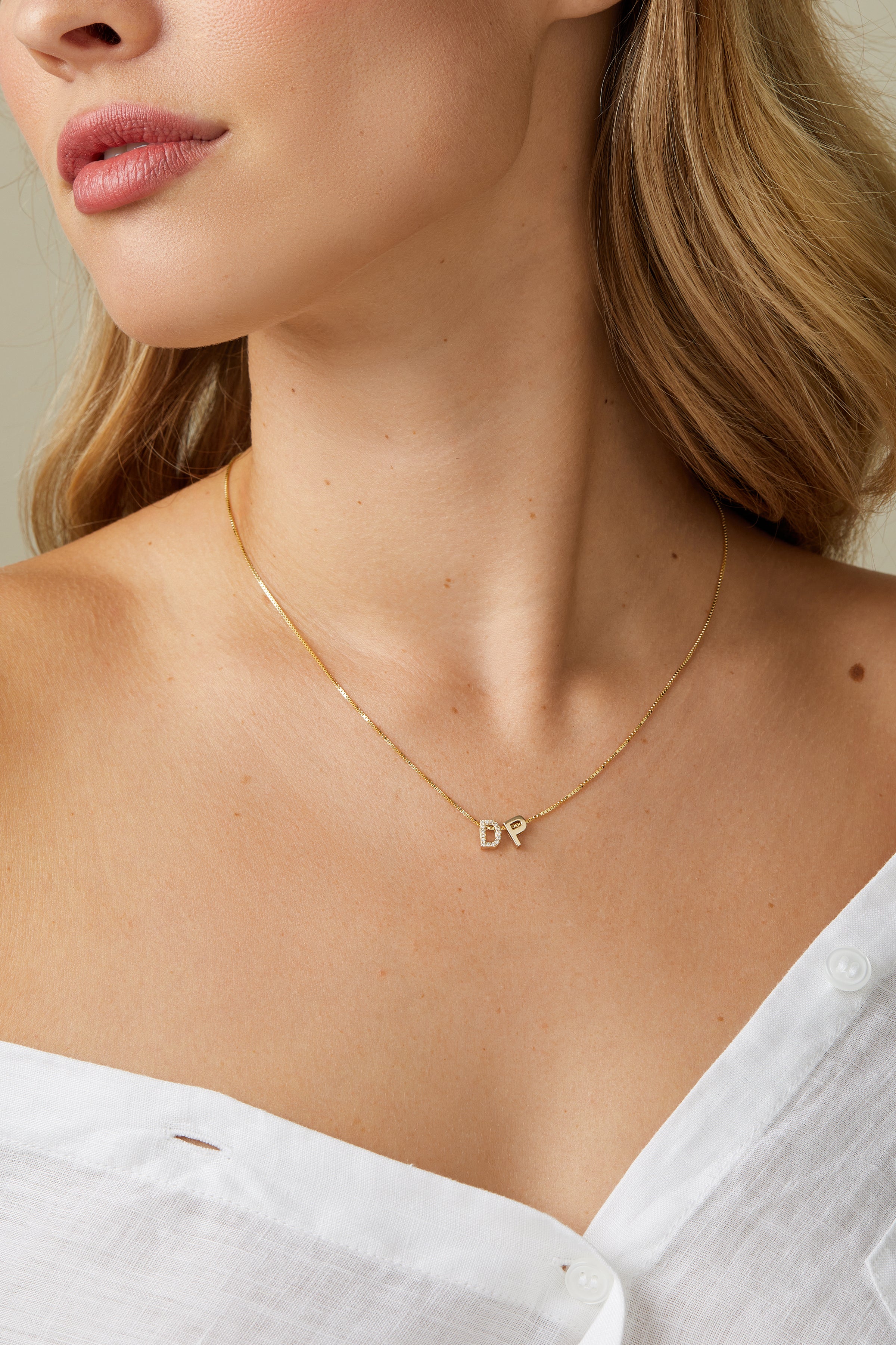 Yellow gold pendant M, Alphabet