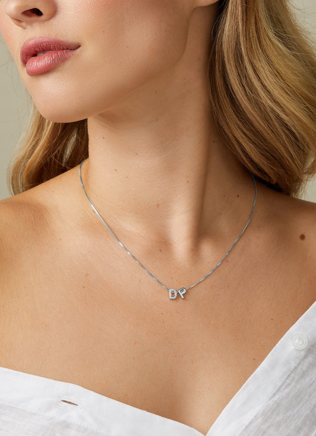 White gold pendant F, 0.04 ct diamond, Alphabet