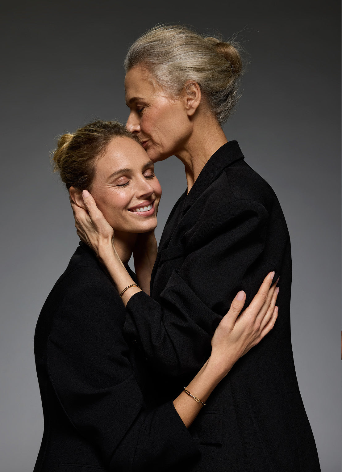 Closed Forever armbanden set