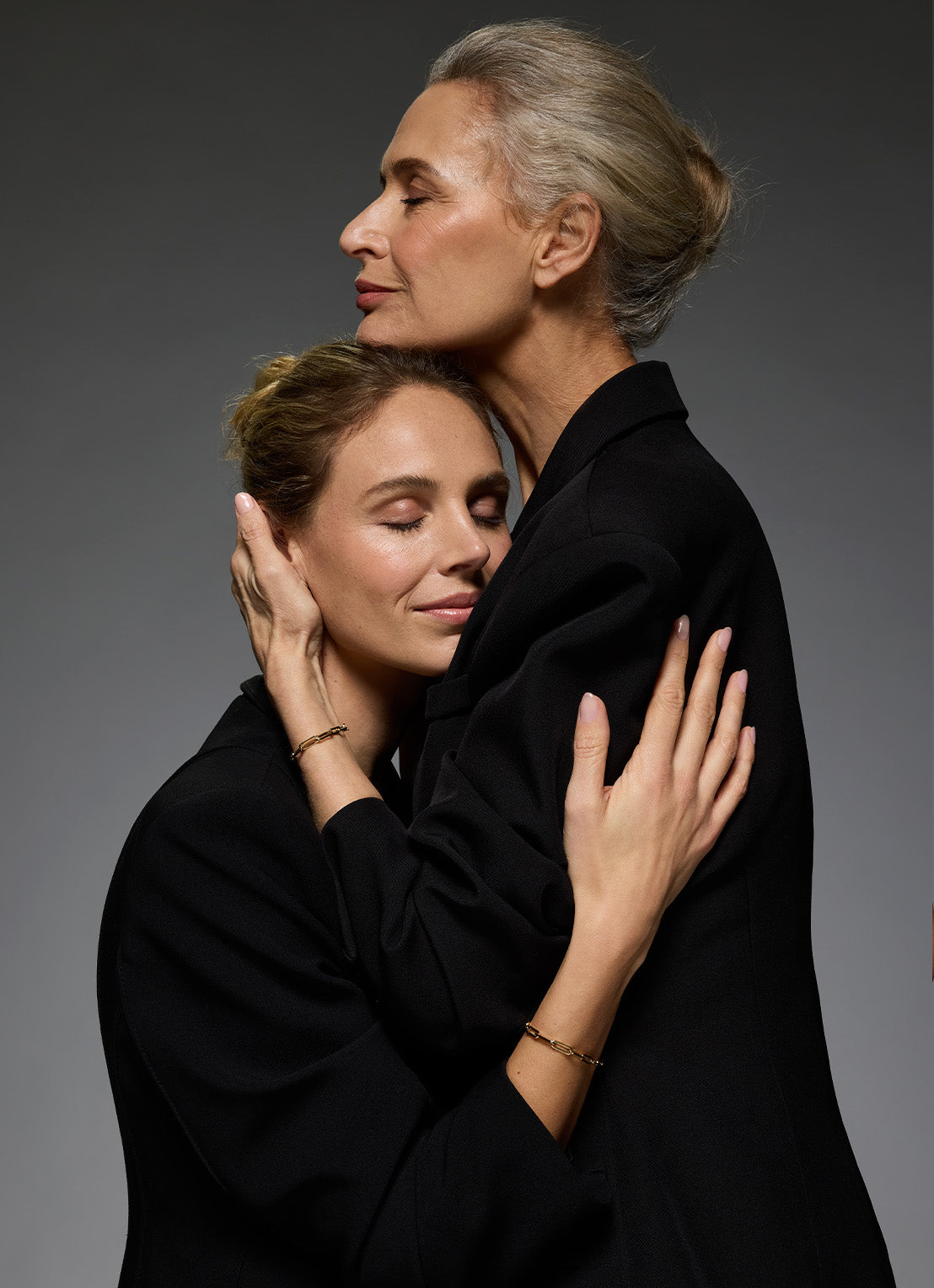 Closed Forever armbanden set