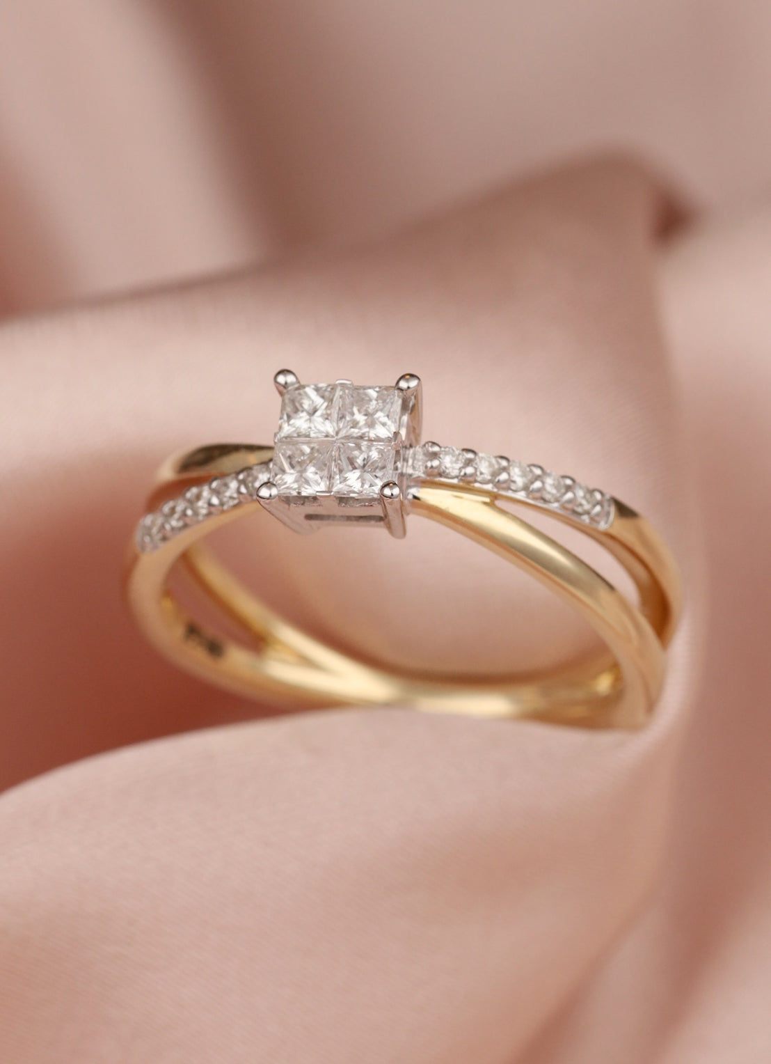 Gold ring, 0.31 ct diamond, Fourever