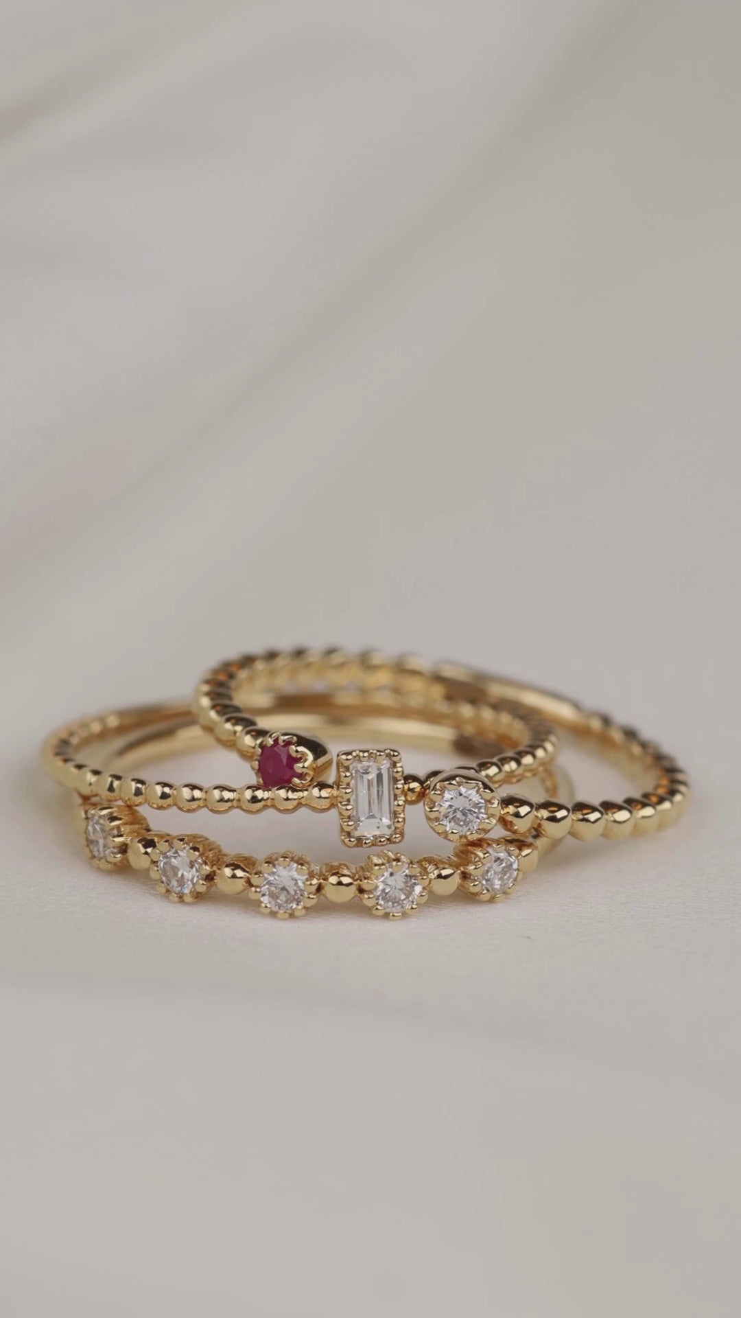 Yellow gold ring, 0.05 ct ruby, Joy