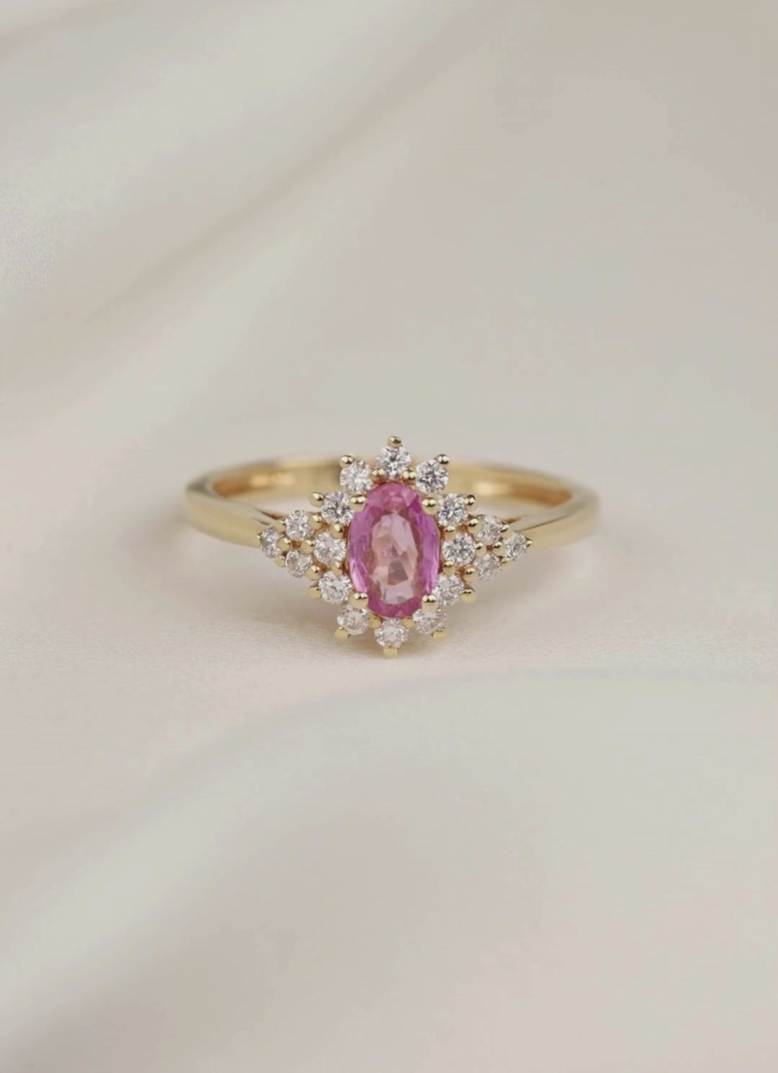 Geelgouden ring, 0.60 ct roze saffier, Eden